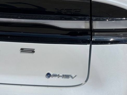 Used 2026 Toyota Prius Plug-In Hybrid FWD image 21
