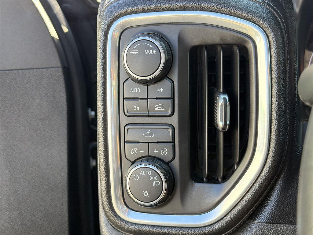 Used 2020 Chevrolet Silverado 1500 LT AWD/4WD image 16