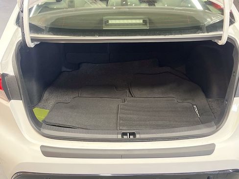 Used 2026 Toyota Corolla SE w/ SE Premium Package image 24