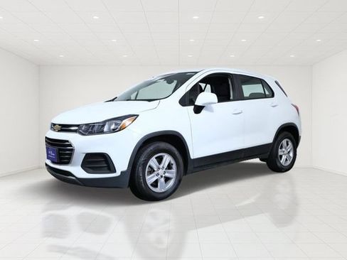 Used 2017 Chevrolet Trax LS AWD/4WD image 2