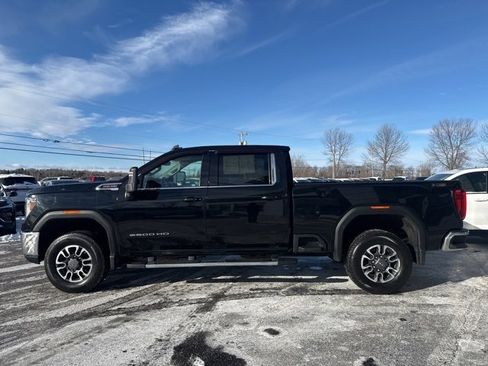 Used 2021 GMC Sierra 2500 SLE w/ SLE Value Package; image 4