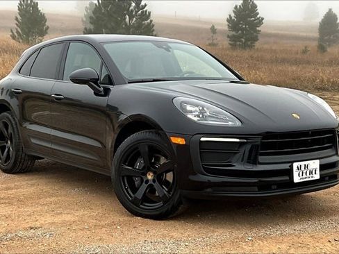 Used 2022 Porsche Macan PREMIUM PACKAGE PLUS 2.0T (AWD image 3