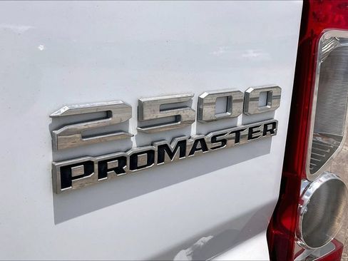 Used 2025 RAM ProMaster 2500 w/ Convenience Group FWD image 18