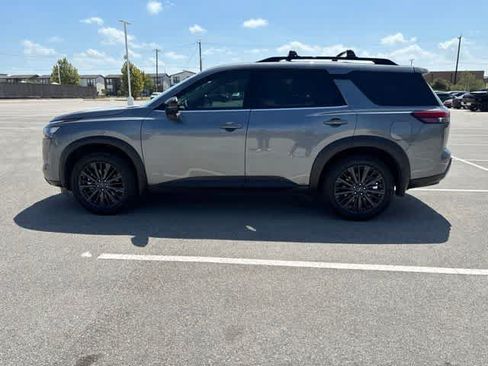 Used 2026 Nissan Pathfinder SL w/ SL Premium Package FWD image 2