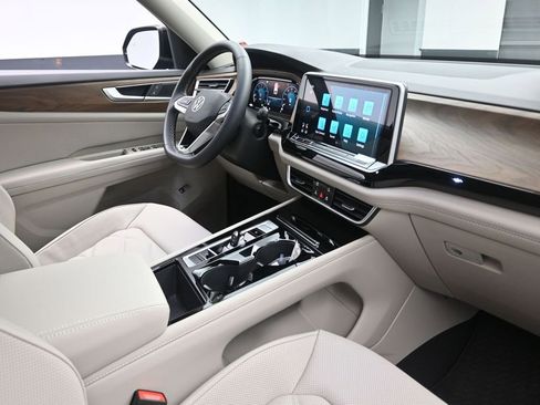 New 2026 Volkswagen Atlas SE FWD image 28