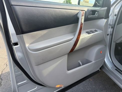 Used 2013 Toyota Highlander Limited image 11