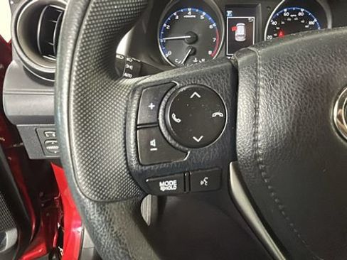 Used 2017 Toyota RAV4 LE AWD/4WD image 15