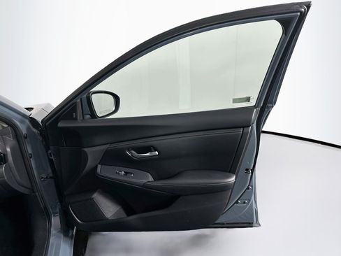 Used 2025 Nissan Sentra SV FWD image 29