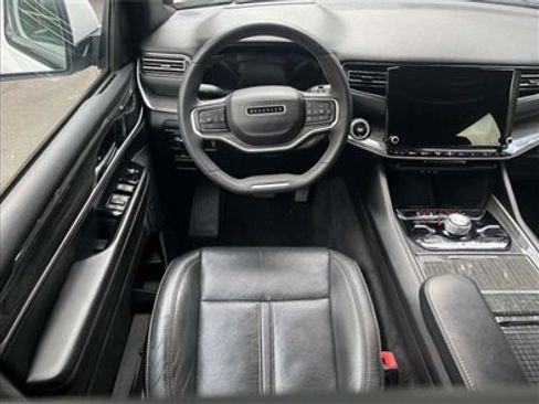 Used 2022 Jeep Wagoneer Series III image 13