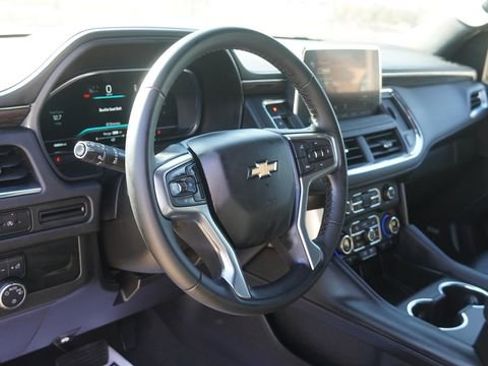 Used 2024 Chevrolet Suburban LT AWD/4WD image 19