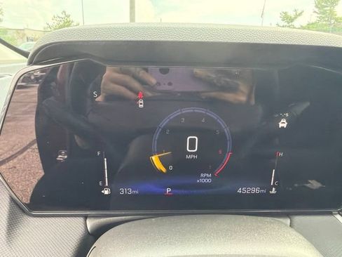Used 2025 Chevrolet TrailBlazer LT FWD image 16