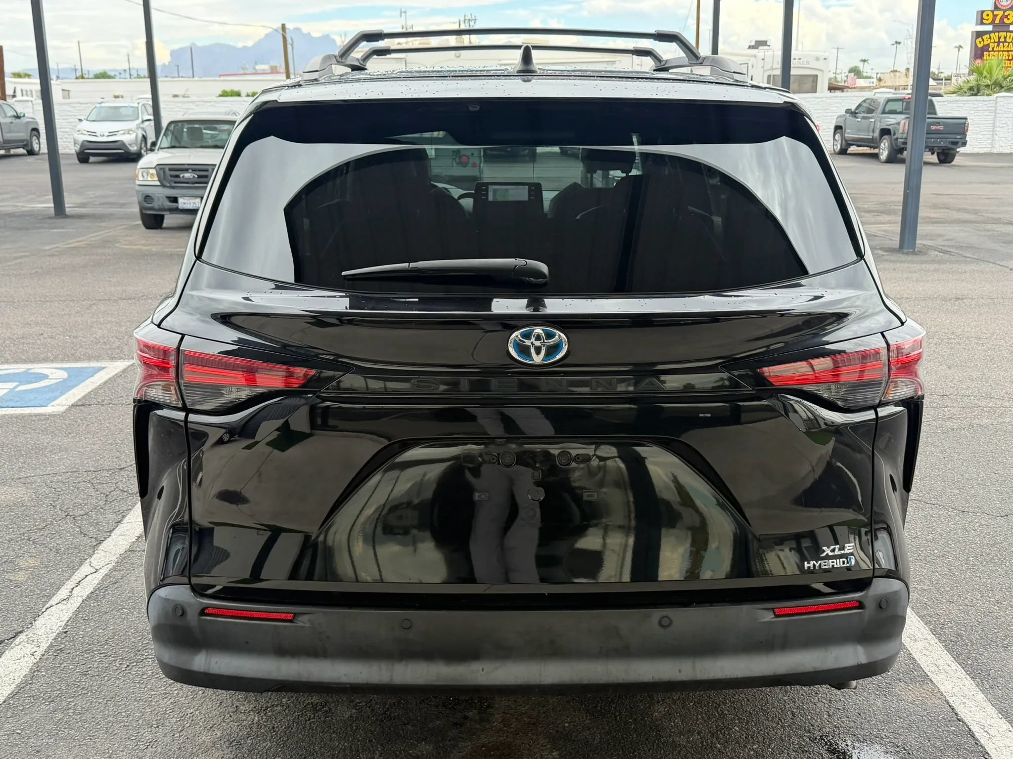 Used 2022 Toyota Sienna XLE w/ XLE Plus Package FWD image 7