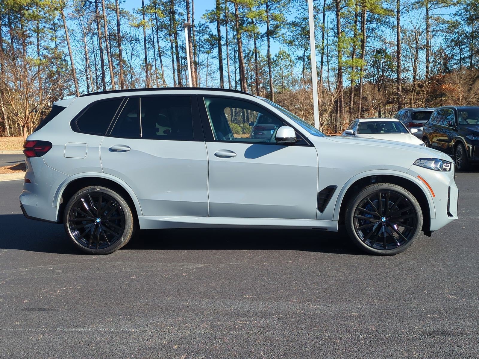 Certified 2026 BMW X5 xDrive40i w/ M Sport Package AWD/4WD image 11