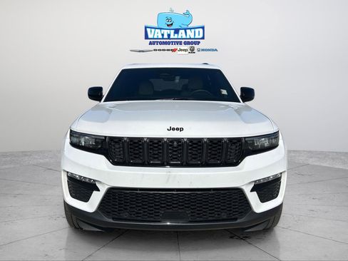 Certified 2023 Jeep Grand Cherokee Limited w/ Luxury Tech Group II image 31