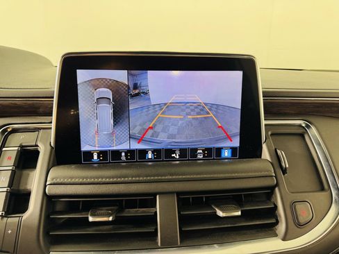 Used 2021 Chevrolet Tahoe High Country RWD image 17
