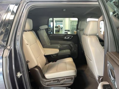 Used 2022 Chevrolet Suburban Z71 w/ Max Trailering Package image 27