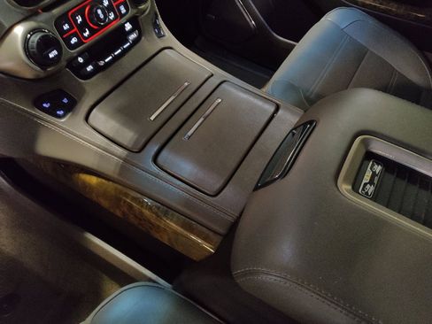 Used 2016 GMC Yukon Denali w/ Open Road Package image 26