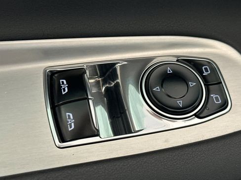 Used 2023 Chevrolet Corvette Stingray Coupe w/ Z51 Performance Package image 12