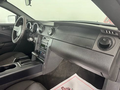 Used 2006 Ford Mustang GT image 12