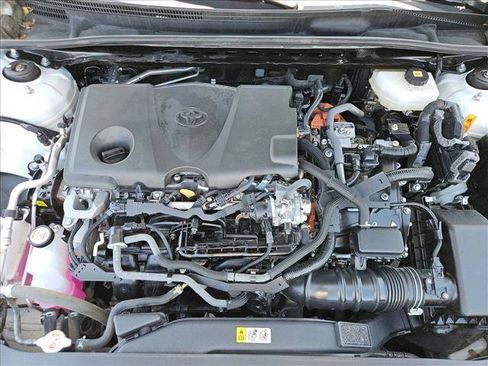Used 2025 Toyota Camry LE FWD image 28