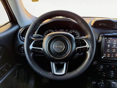 Used 2023 Jeep Renegade Altitude AWD/4WD image 12