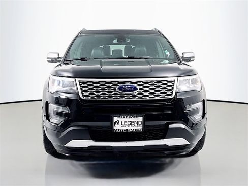 Used 2017 Ford Explorer Platinum image 2