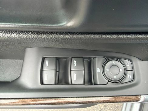 Used 2021 Chevrolet Silverado 1500 LT Trail Boss w/ Convenience Package II AWD/4WD image 11