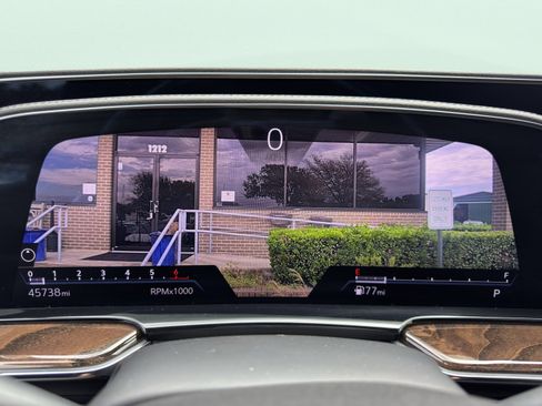 Used 2022 Cadillac Escalade ESV Premium Luxury Platinum w/ Heavy-Duty Trailer Package image 61