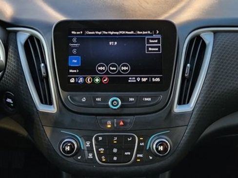 Used 2024 Chevrolet Malibu LT image 17