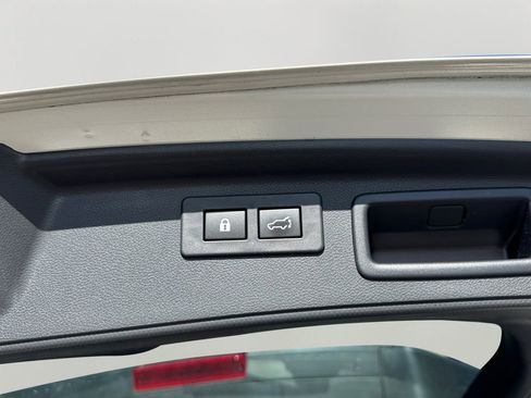 Used 2023 Subaru Forester Premium image 9