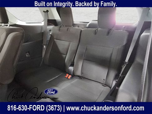 Used 2021 Ford Explorer XLT image 12