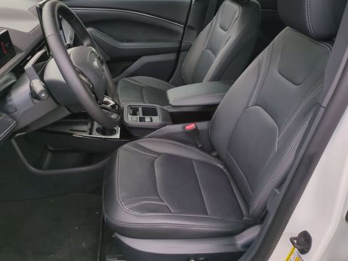 Used 2025 Ford Mustang Mach-E Premium AWD/4WD image 16