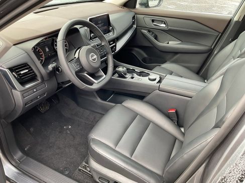 Used 2023 Nissan Rogue SV w/ SV Premium Package image 10