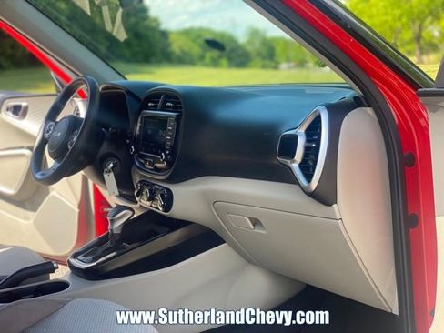 Used 2022 Kia Soul LX FWD image 14