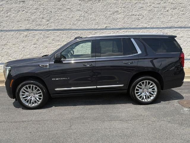 Used 2025 GMC Yukon Denali w/ Sun & Power Step Package AWD/4WD image 4