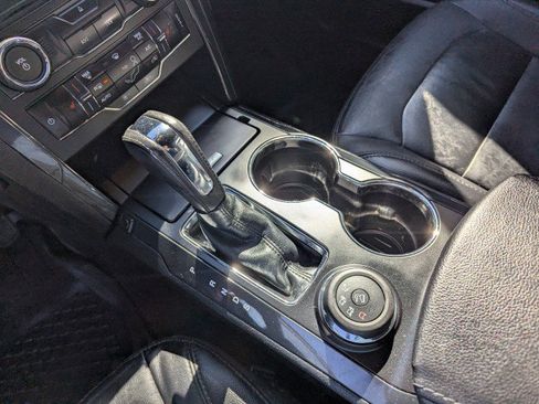 Used 2016 Ford Explorer XLT w/ Equipment Group 202A AWD/4WD image 18