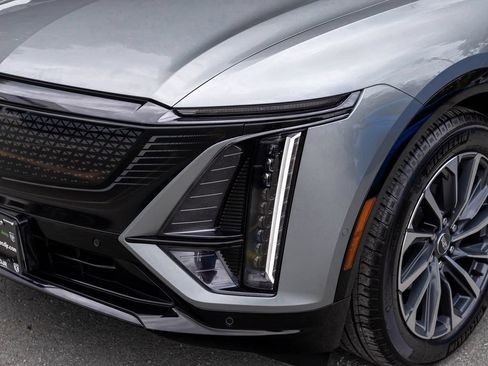 Used 2024 Cadillac Lyriq Sport AWD/4WD image 36