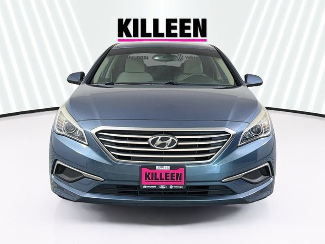 Used 2017 Hyundai Sonata SE FWD image 2