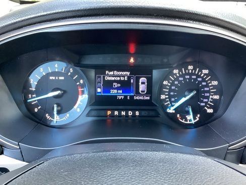 Used 2017 Ford Fusion SE image 37