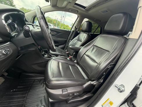 Used 2019 Buick Encore Essence AWD/4WD image 13