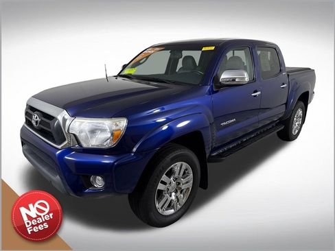 Used 2015 Toyota Tacoma 4x4 Double Cab w/ Limited Package image 8