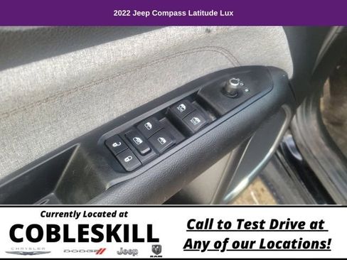 Used 2022 Jeep Compass Latitude image 12