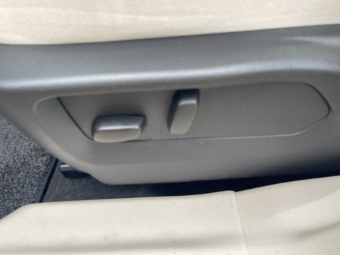 Used 2023 Buick Envision Avenir AWD/4WD image 17