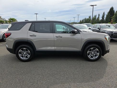Used 2025 GMC Terrain Elevation w/ Technology Package II image 9