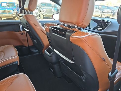 Used 2024 Chrysler Pacifica Pinnacle image 95