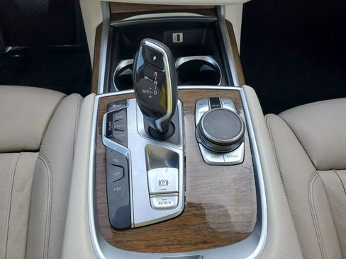 Used 2018 BMW 750i xDrive image 47