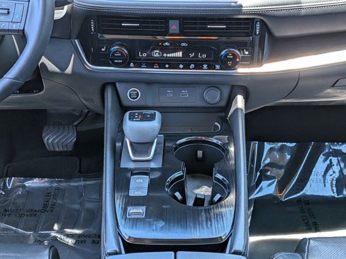 Used 2022 Nissan Rogue Platinum w/ Head-Up Display Package FWD image 20