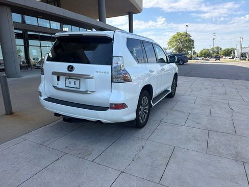 Used 2020 Lexus GX 460 Luxury w/ Accessory Package AWD/4WD image 3