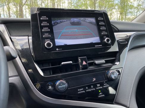 Used 2024 Toyota Camry SE FWD image 30