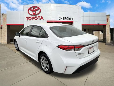 Used 2023 Toyota Corolla LE image 7